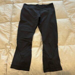 Lululemon black capri length tights
